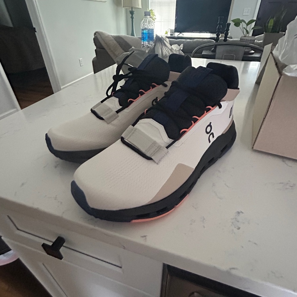 On Running Men's Sneakers in Dew and Black